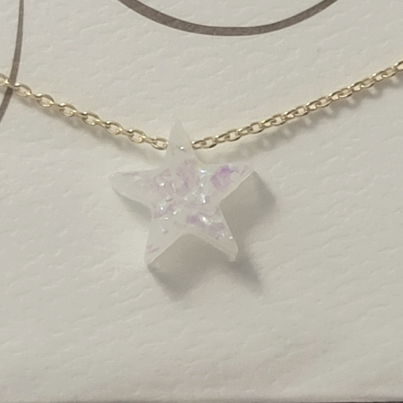 Lucky Charm NWT Sparkly Star Necklace - Picture 3 of 7